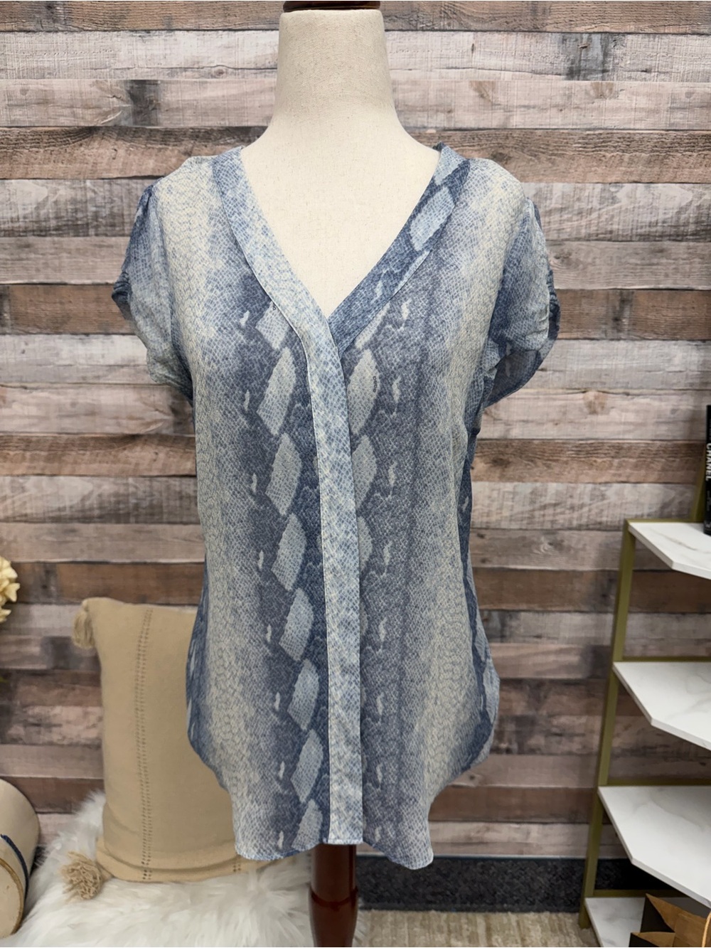 Bebe Blue Snake-Print Ruffle Top Blouse